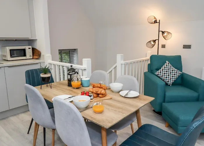 Coastguards View Nyaraló