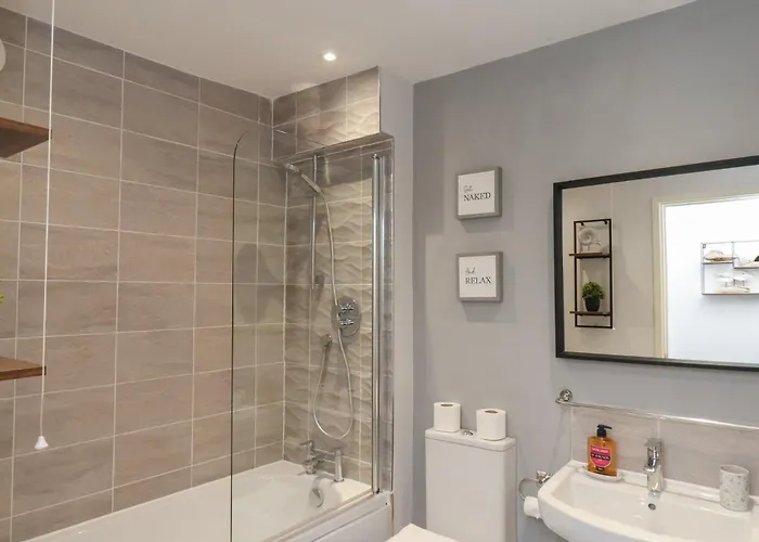 Coastguards View Nyaraló *